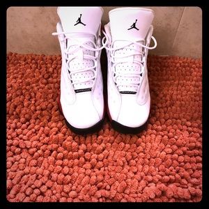 Jordan 13’s retro Red, White. Size 6 in youth/boys